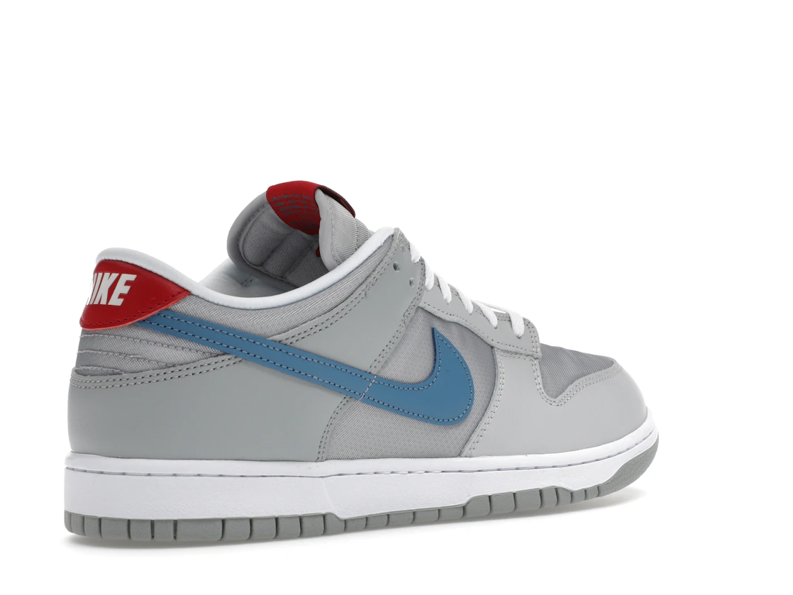 Vue 33 de Nike Dunk Low Silver Surfer (2024)