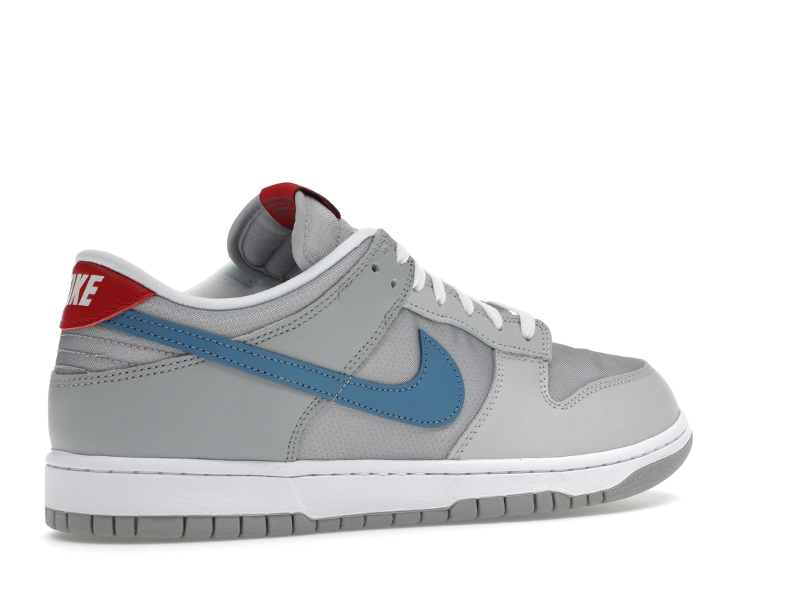 Vue 34 de Nike Dunk Low Silver Surfer (2024)
