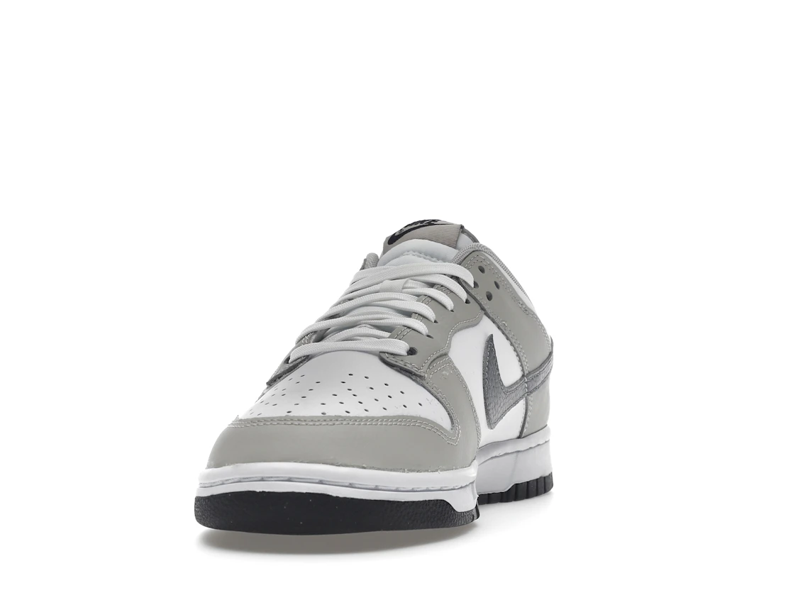 Vue 12 de Nike Dunk Low Stencil Swoosh