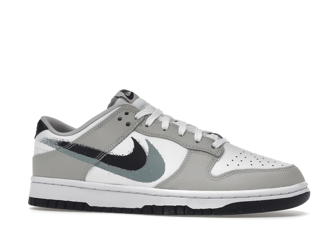 Vue 3 de Nike Dunk Low Stencil Swoosh