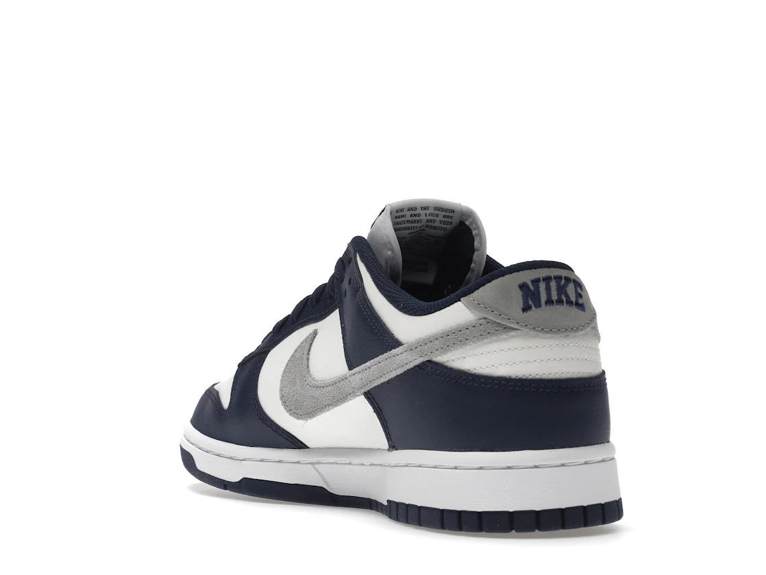 Vue 25 de Nike Dunk Low Summit White Midnight Navy