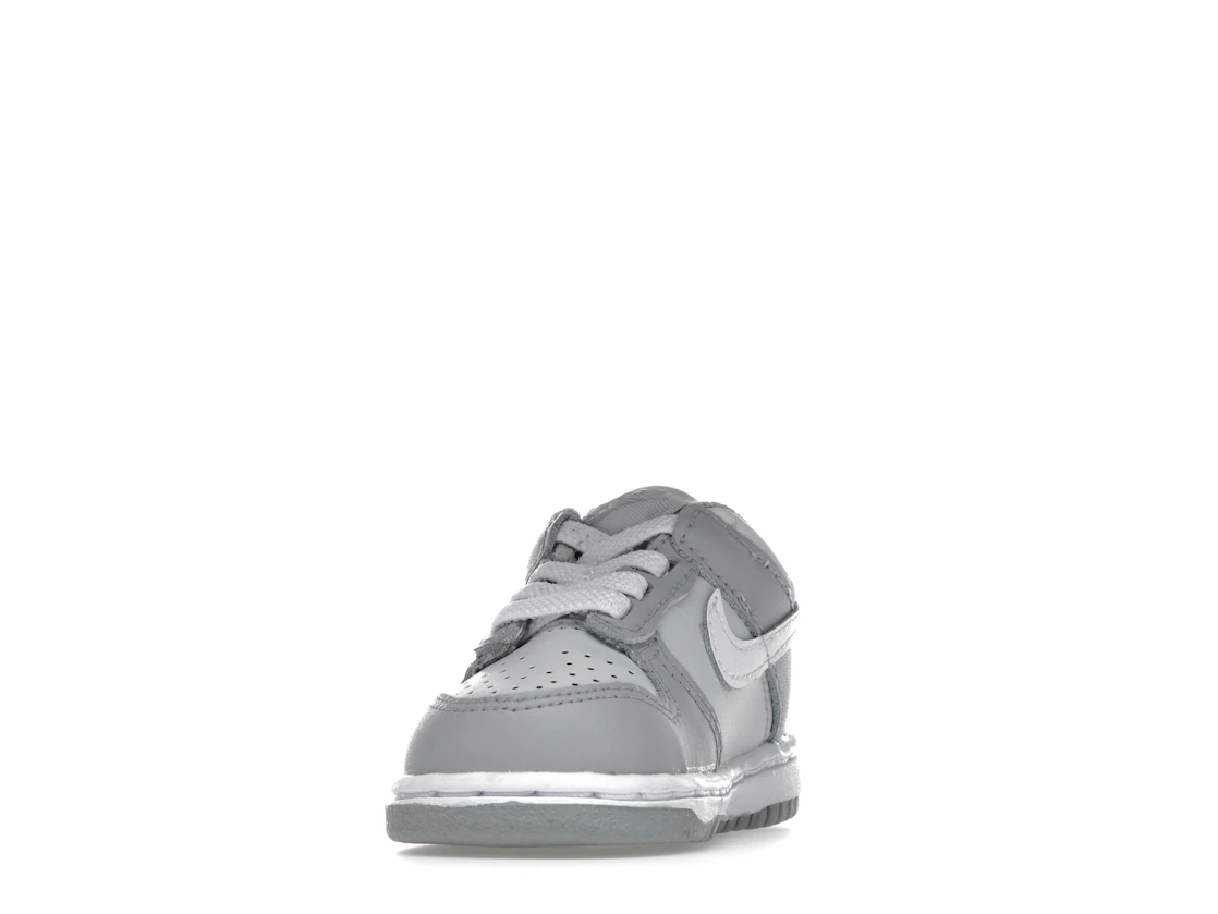 Vue 12 de Nike Dunk Low Two-Toned Grey (TD)
