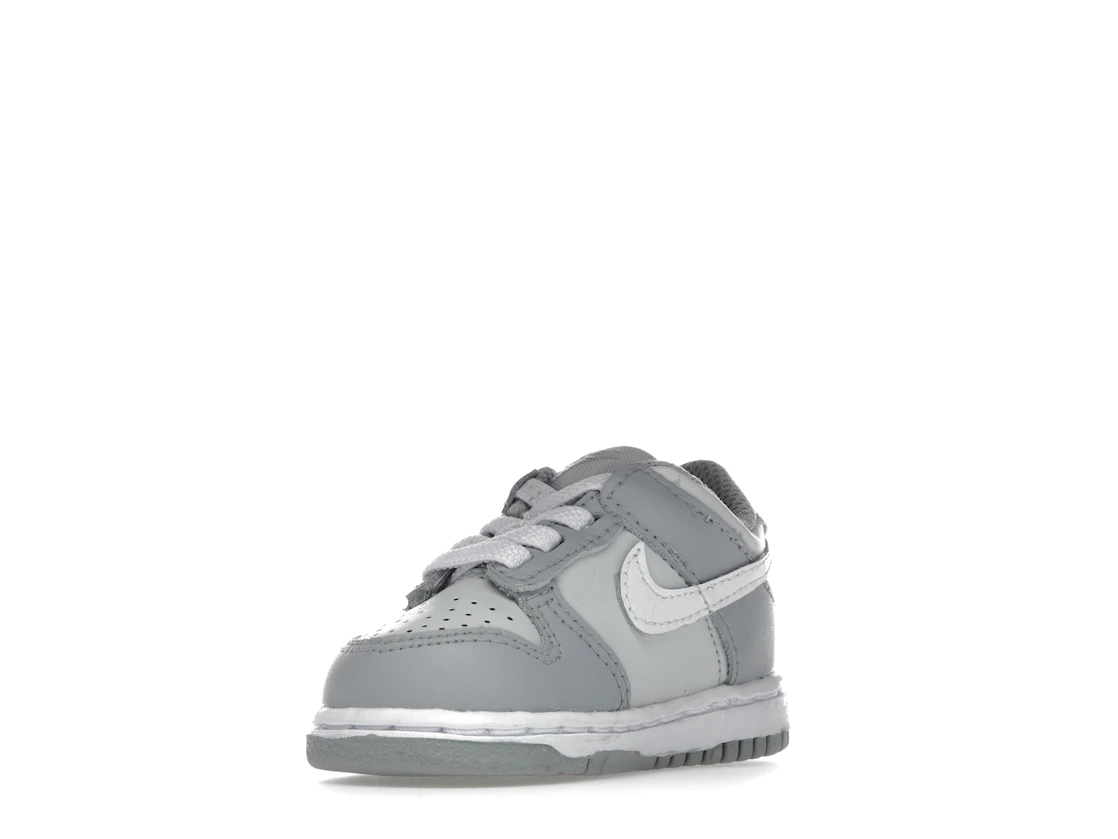 Vue 14 de Nike Dunk Low Two-Toned Grey (TD)