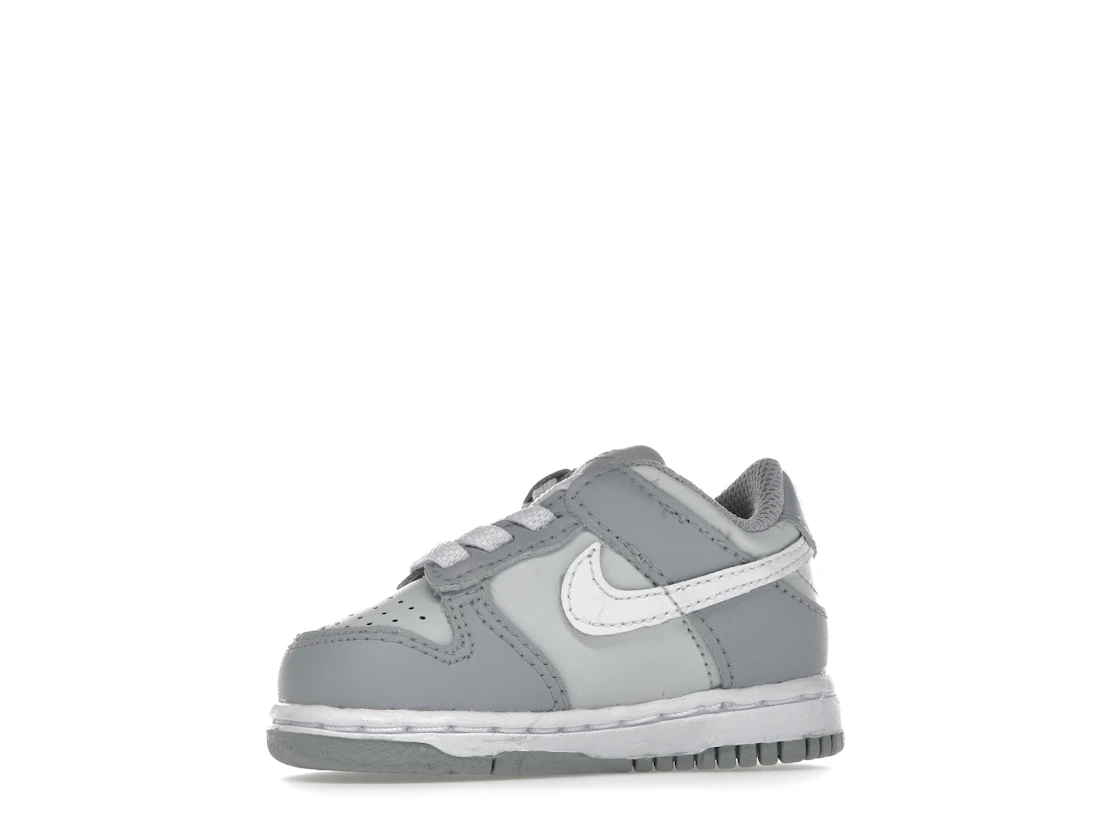 Vue 17 de Nike Dunk Low Two-Toned Grey (TD)
