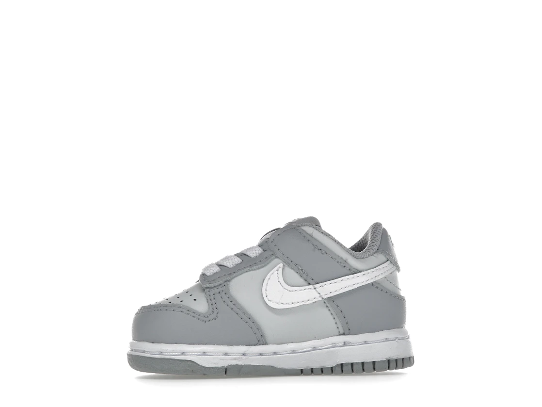 Vue 18 de Nike Dunk Low Two-Toned Grey (TD)