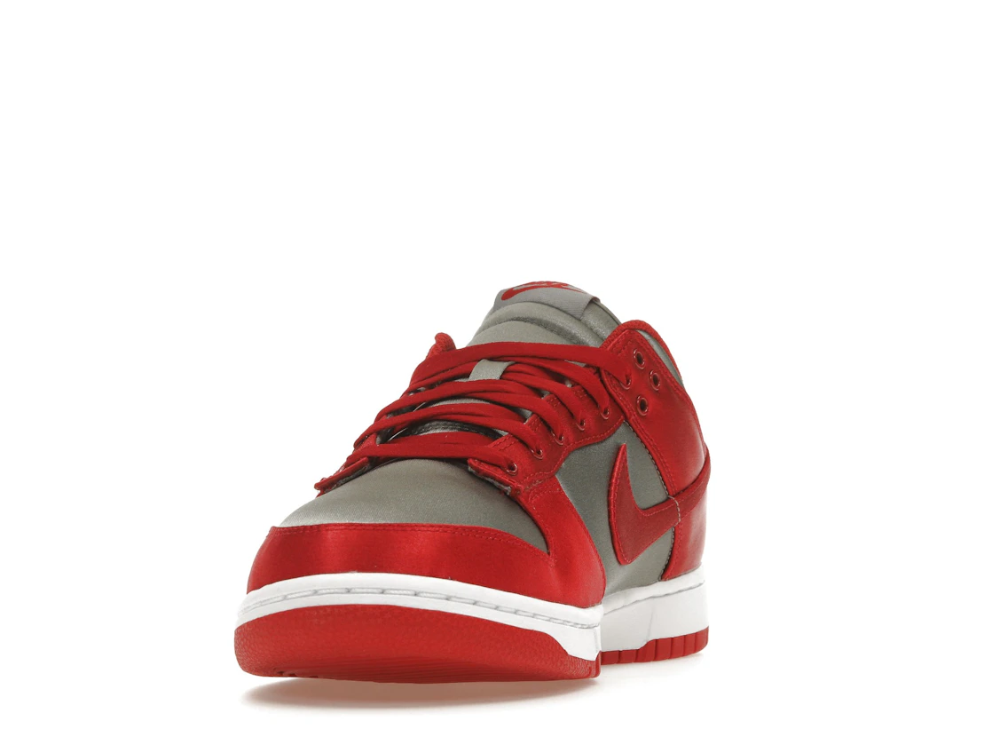 Vue 12 de Nike Dunk Low UNLV Satin 