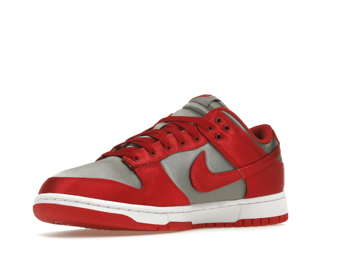 Vue 15 de Nike Dunk Low UNLV Satin 