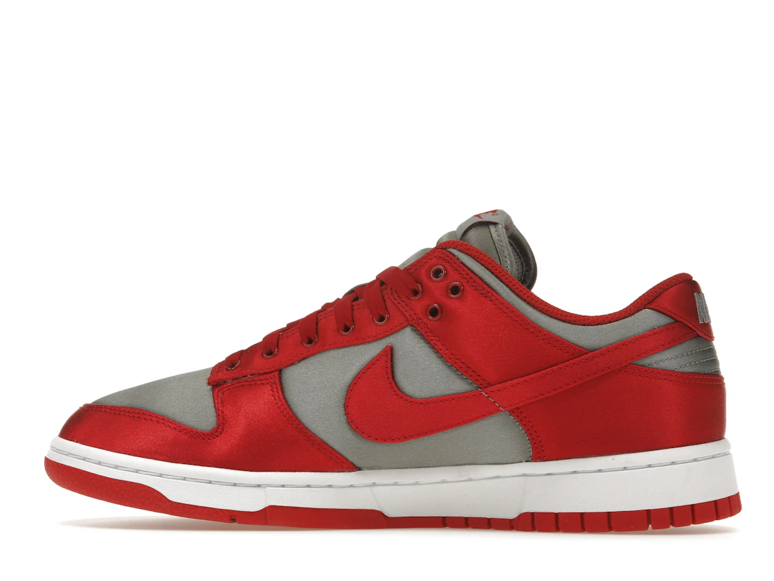 Vue 20 de Nike Dunk Low UNLV Satin 