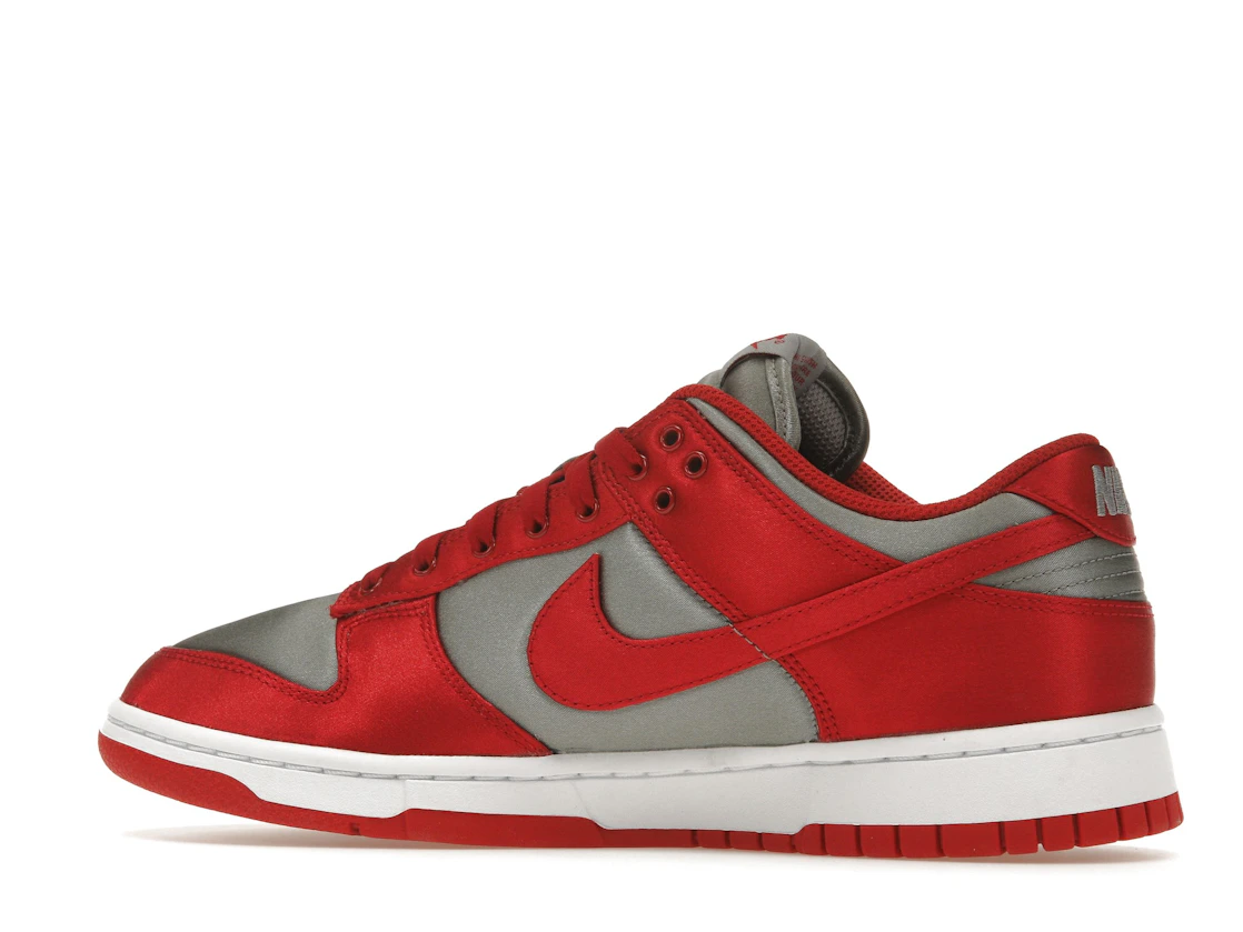 Vue 21 de Nike Dunk Low UNLV Satin 