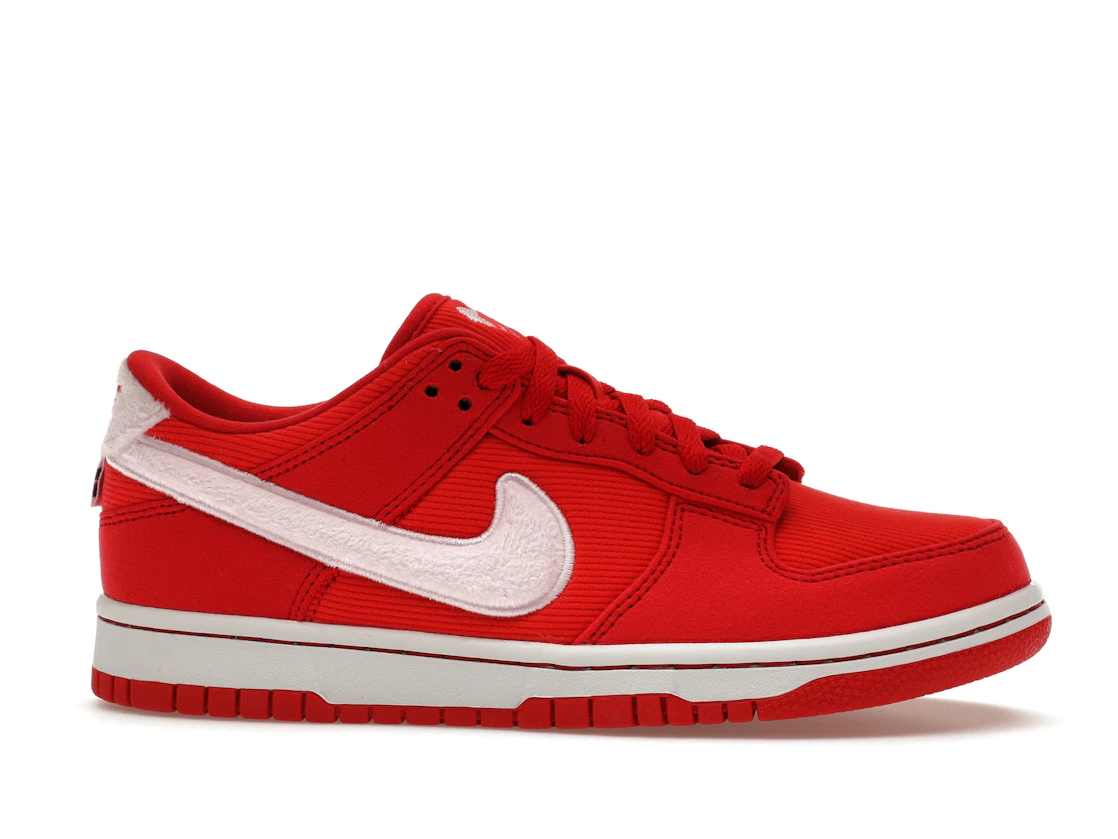 Vue 2 de Nike Dunk Low Valentine's Day (2024) (GS)