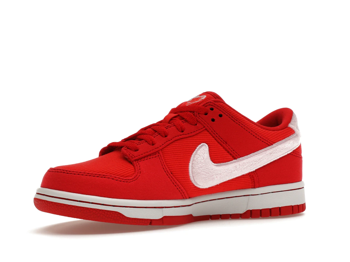 Vue 16 de Nike Dunk Low Valentine's Day (2024) (GS)