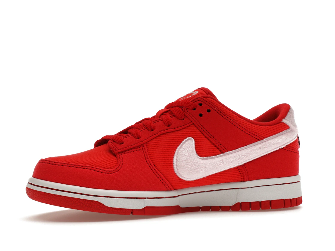 Vue 17 de Nike Dunk Low Valentine's Day (2024) (GS)