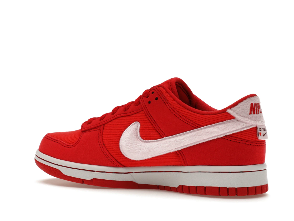 Vue 22 de Nike Dunk Low Valentine's Day (2024) (GS)