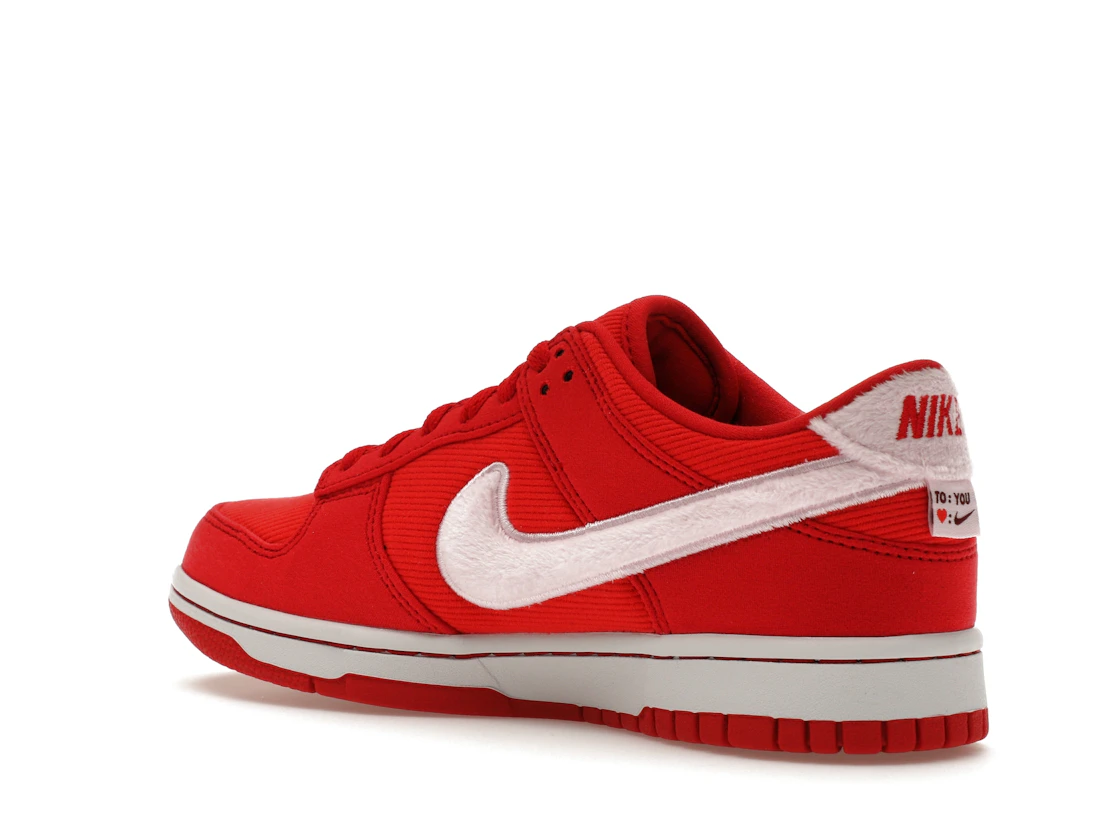 Vue 23 de Nike Dunk Low Valentine's Day (2024) (GS)