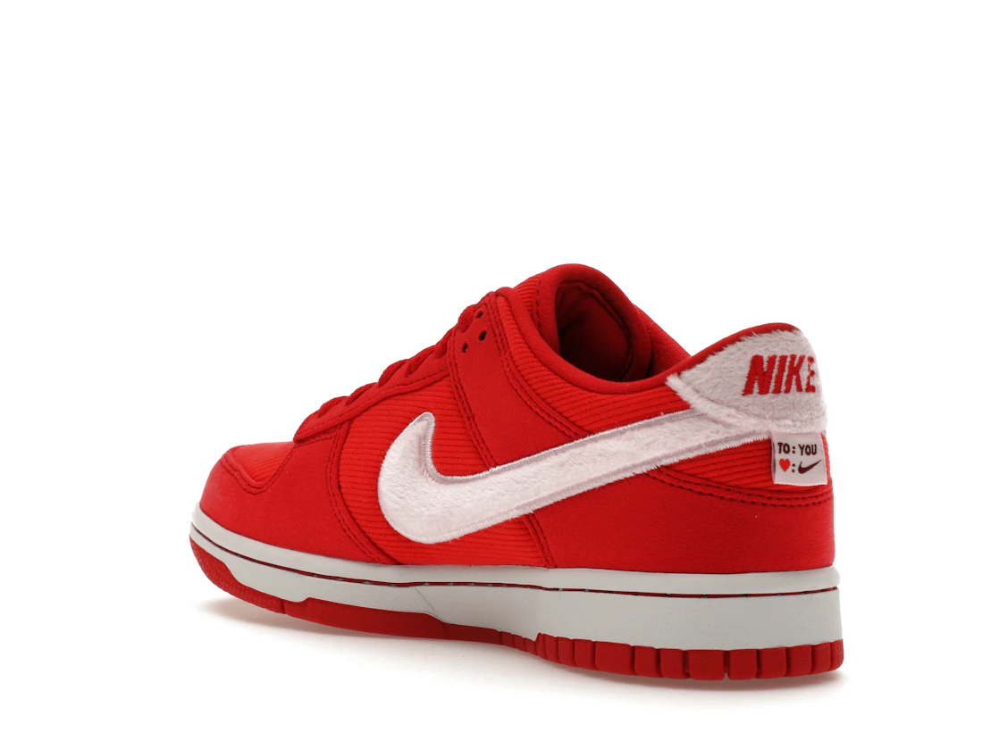 Vue 24 de Nike Dunk Low Valentine's Day (2024) (GS)