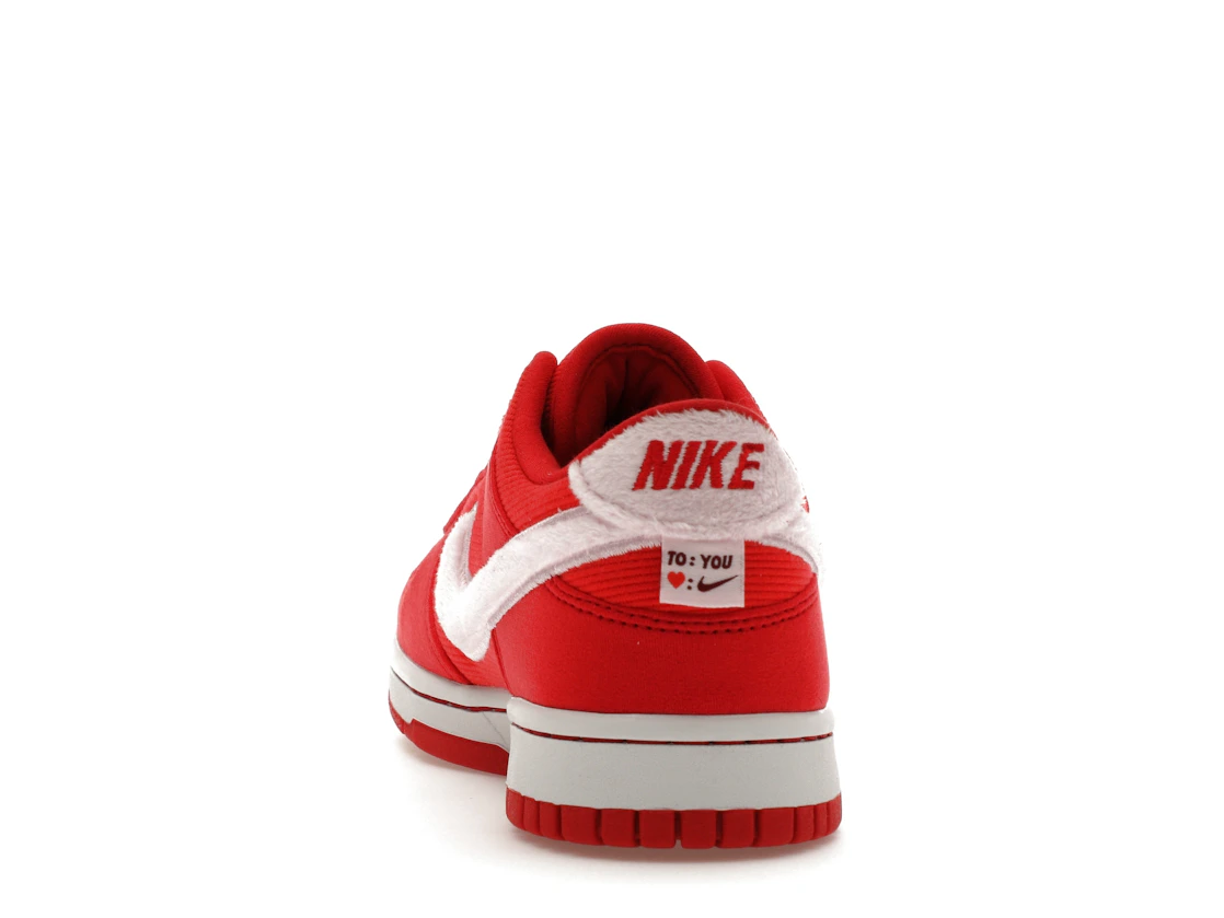 Vue 27 de Nike Dunk Low Valentine's Day (2024) (GS)