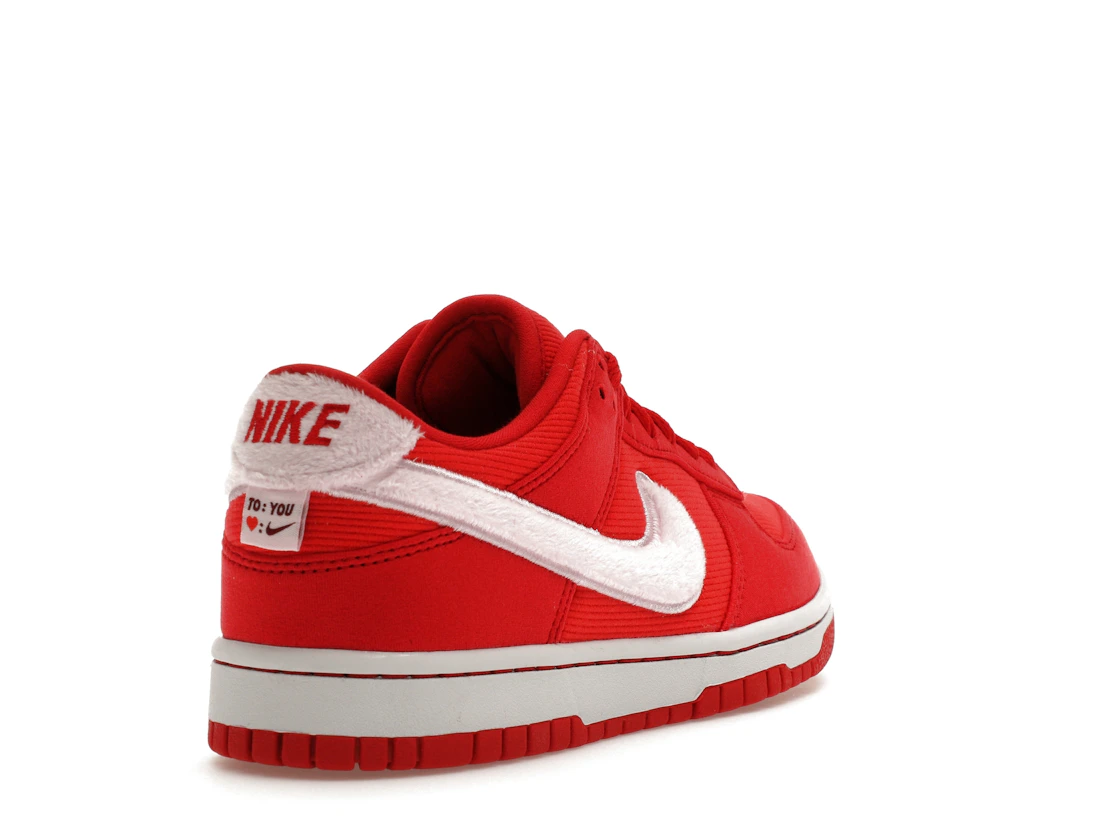 Vue 31 de Nike Dunk Low Valentine's Day (2024) (GS)