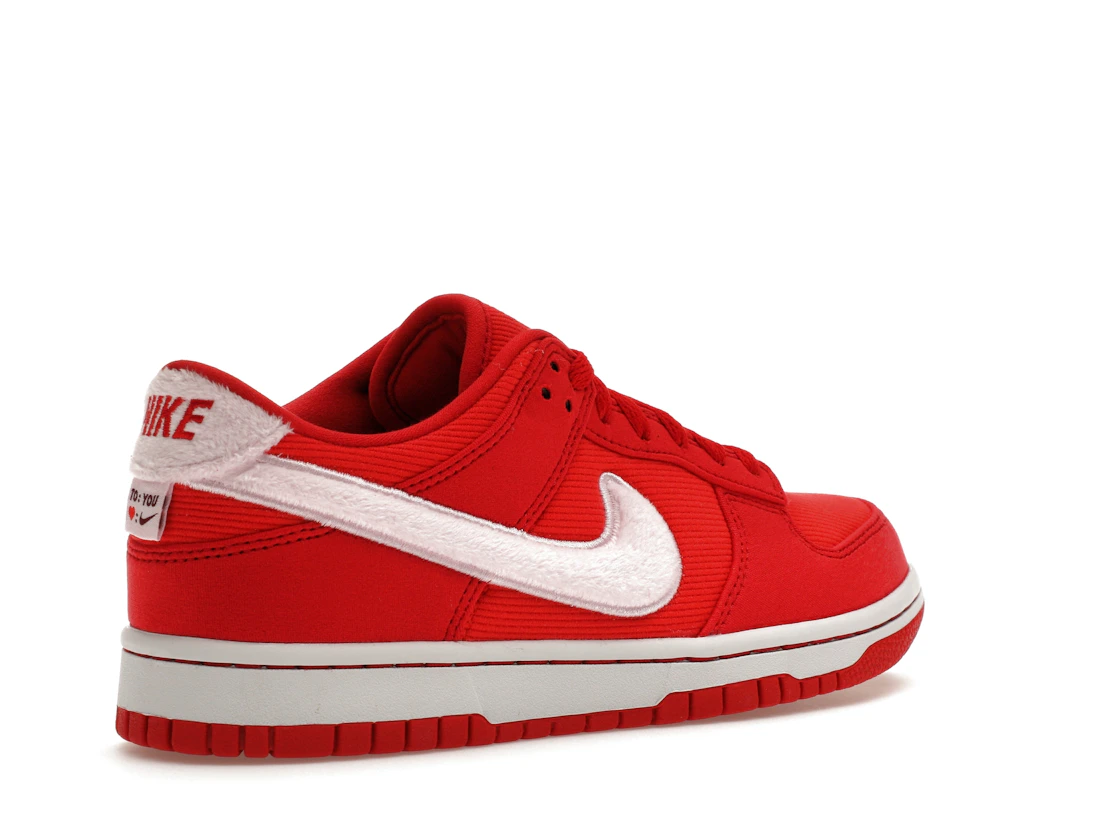 Vue 33 de Nike Dunk Low Valentine's Day (2024) (GS)
