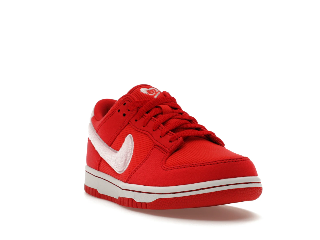 Vue 7 de Nike Dunk Low Valentine's Day (2024) (GS)