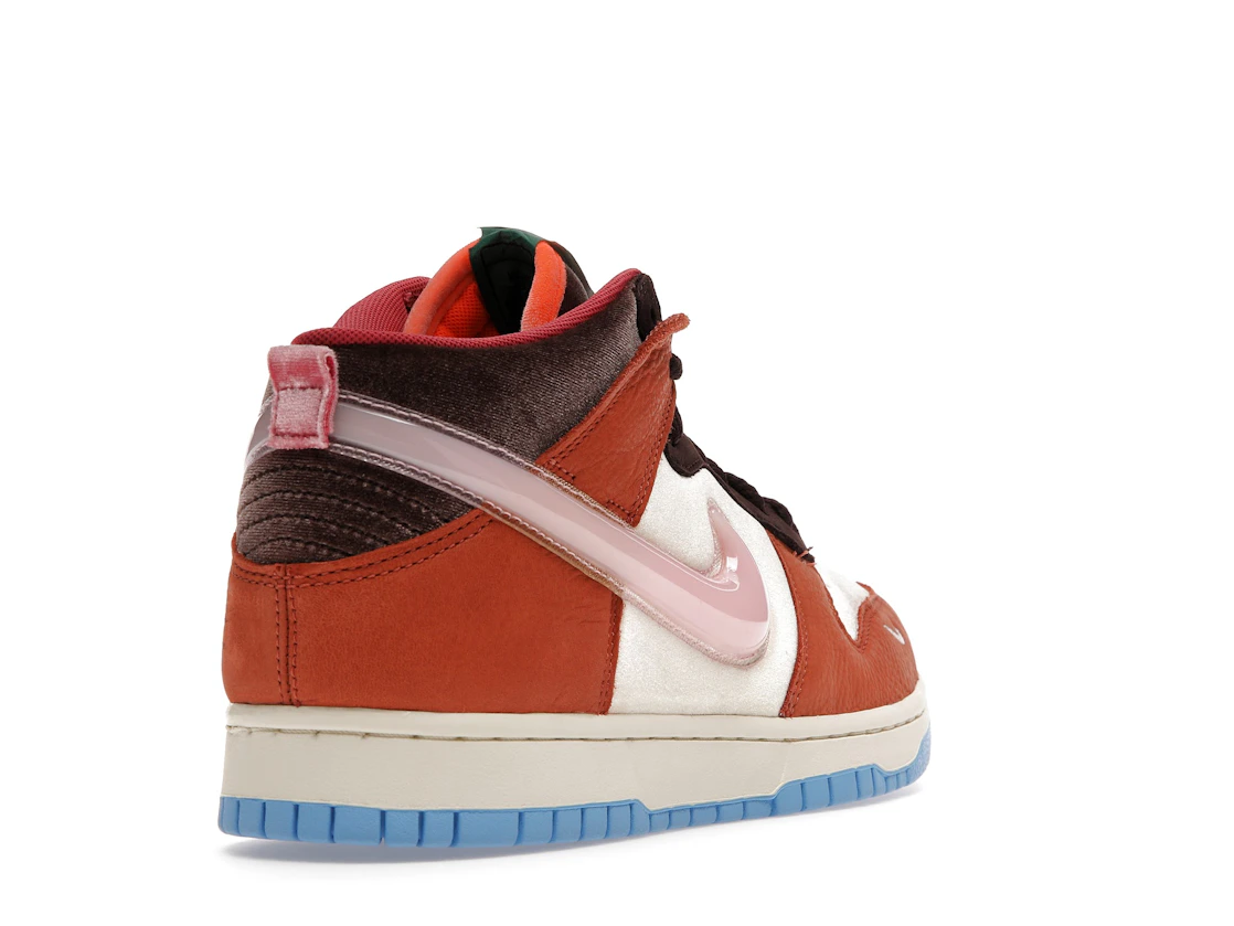Vue 31 de Nike Dunk Mid Social Status Free Lunch Chocolate Milk