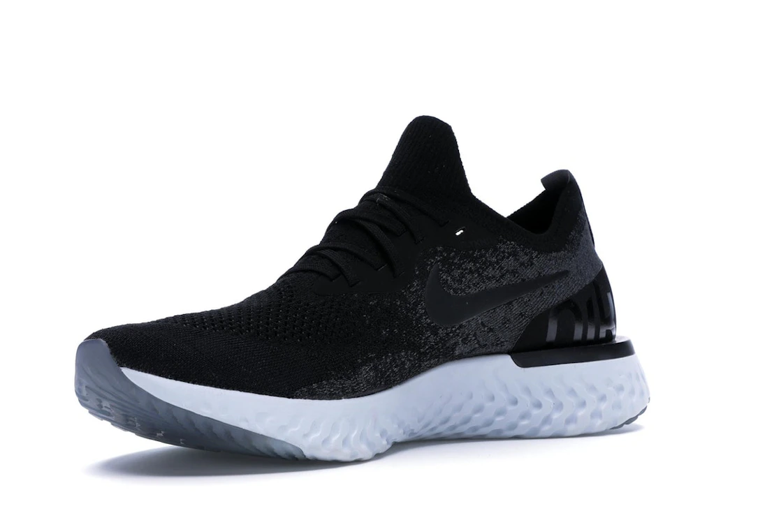Vue 15 de Nike Epic React Flyknit Black Dark Grey