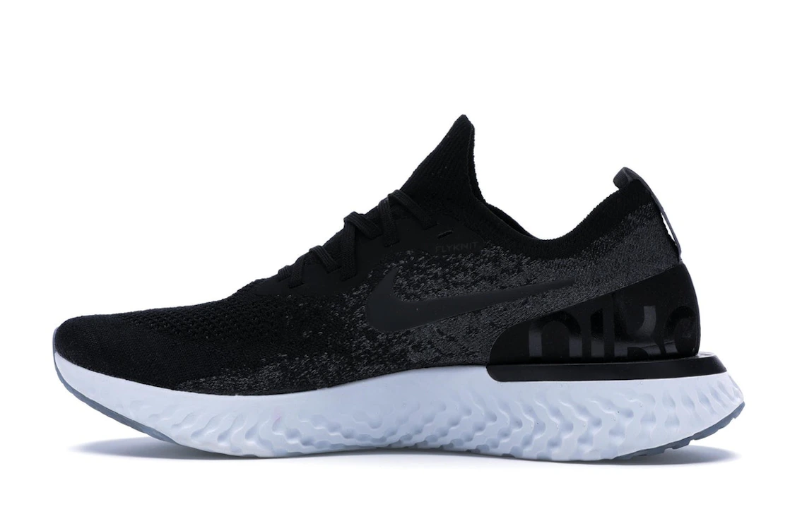 Vue 20 de Nike Epic React Flyknit Black Dark Grey