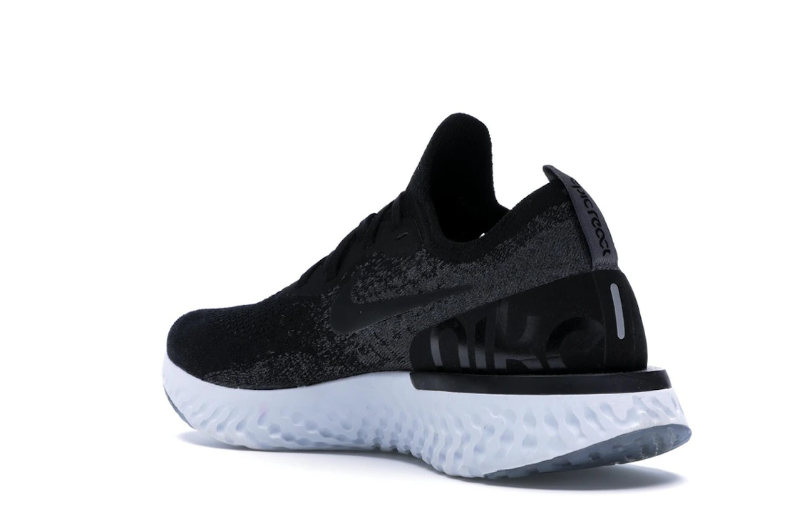 Vue 24 de Nike Epic React Flyknit Black Dark Grey