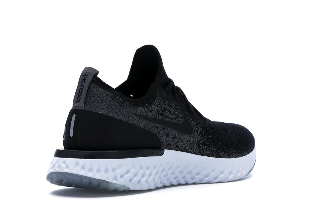 Vue 32 de Nike Epic React Flyknit Black Dark Grey