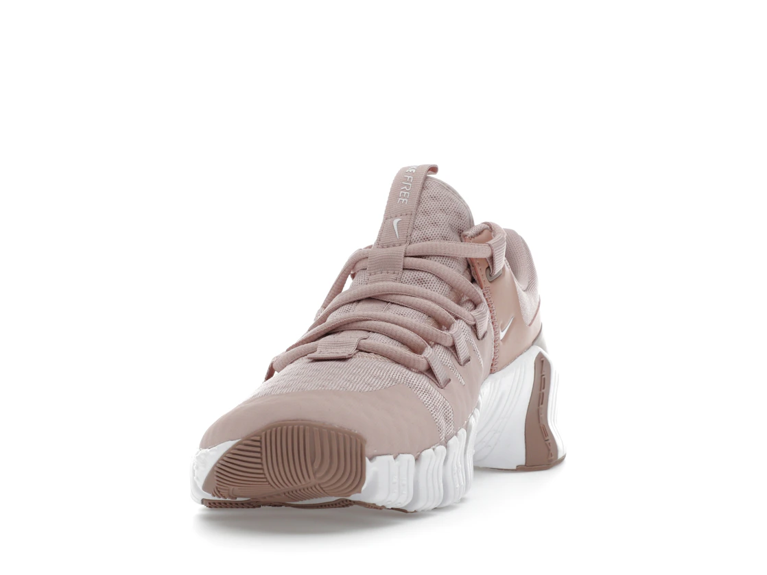 Vue 12 de Nike Free Metcon 4 Pink Oxford 