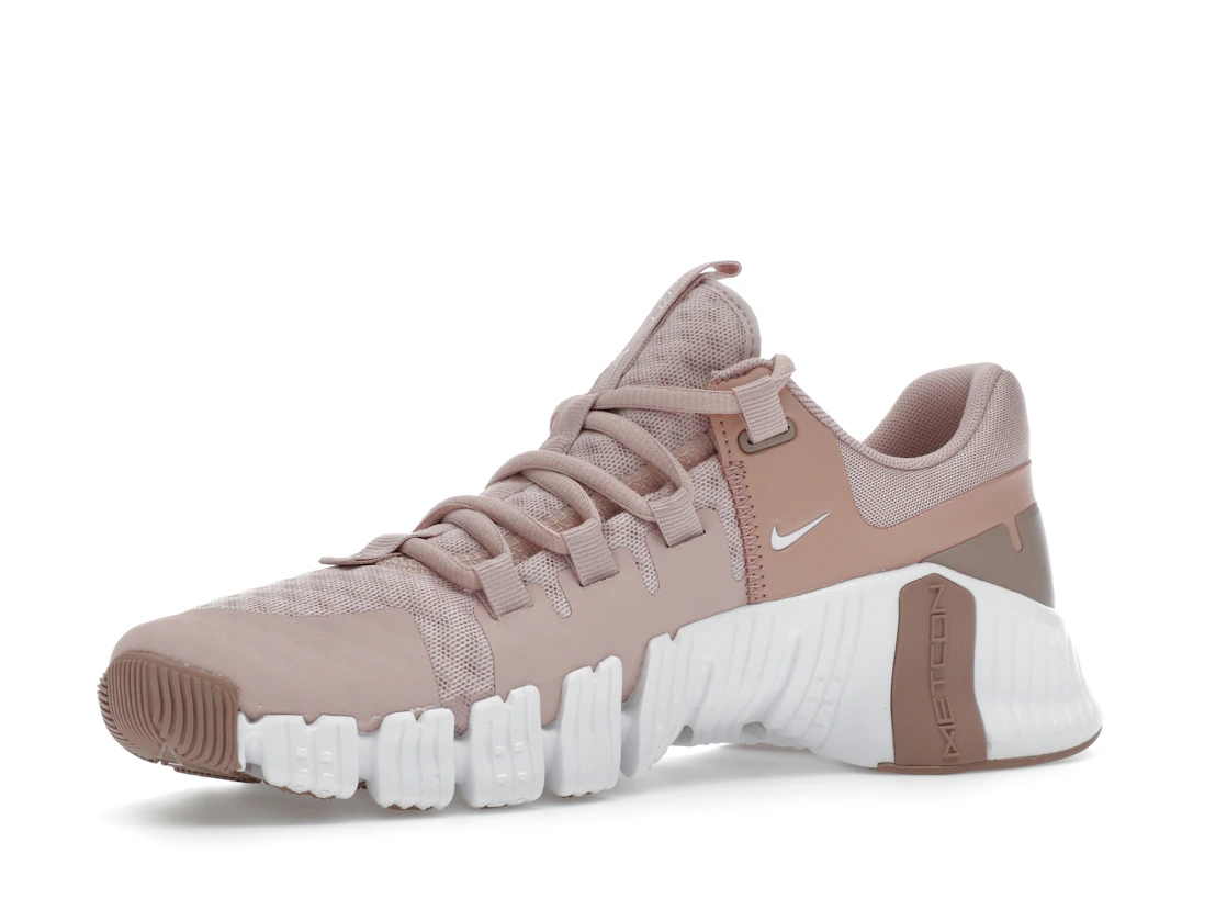 Vue 16 de Nike Free Metcon 4 Pink Oxford 