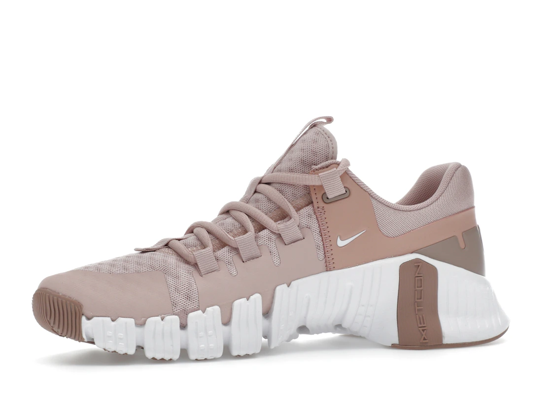 Vue 17 de Nike Free Metcon 4 Pink Oxford 