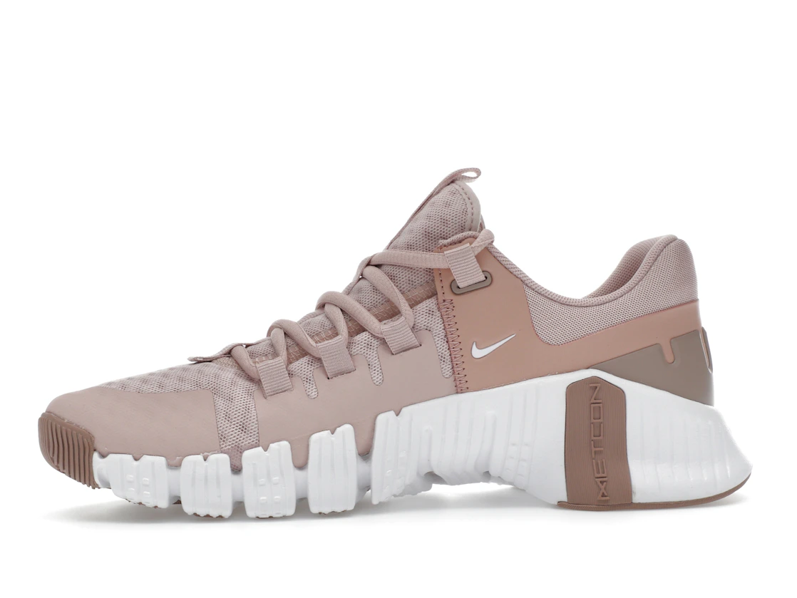 Vue 18 de Nike Free Metcon 4 Pink Oxford 