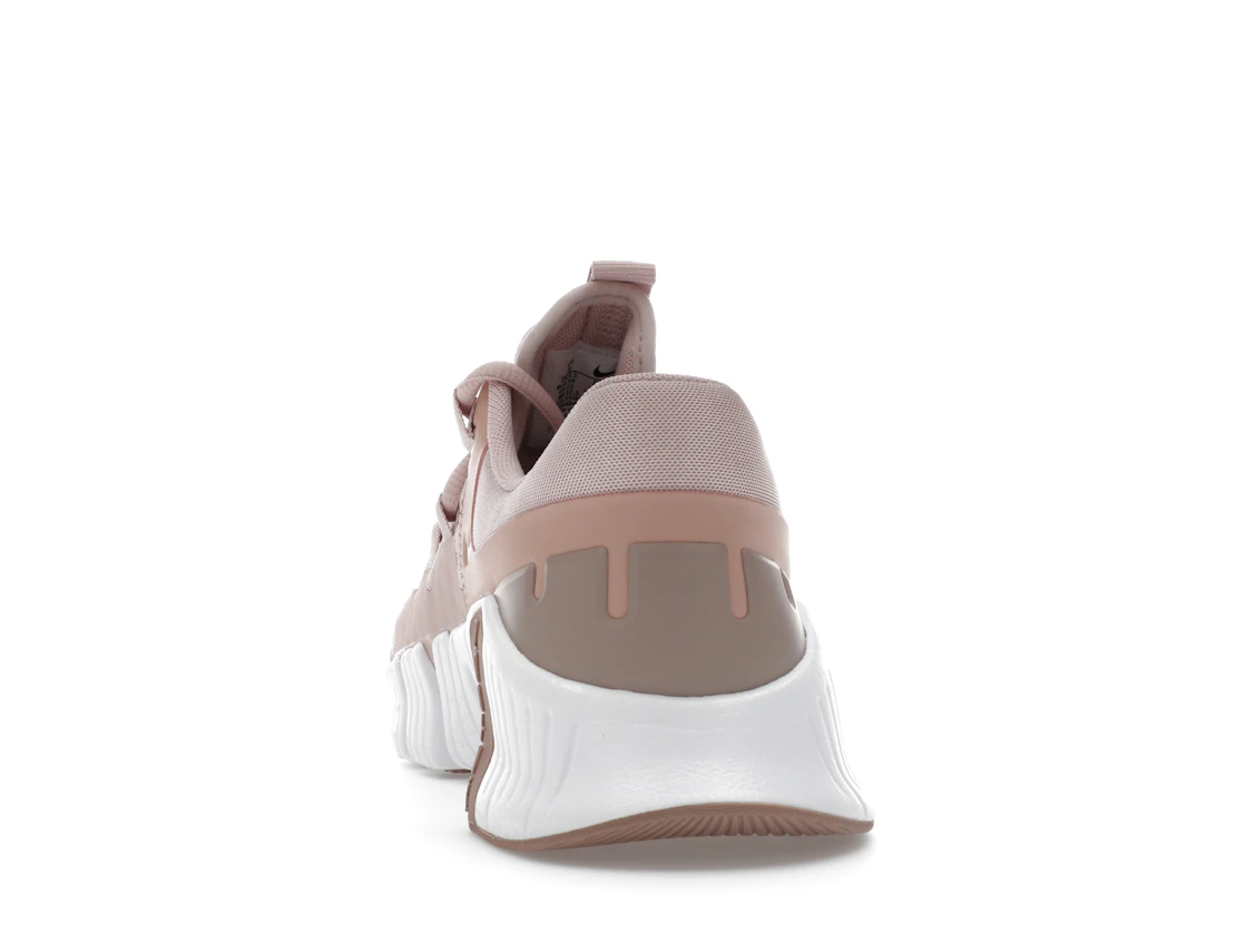 Vue 27 de Nike Free Metcon 4 Pink Oxford 