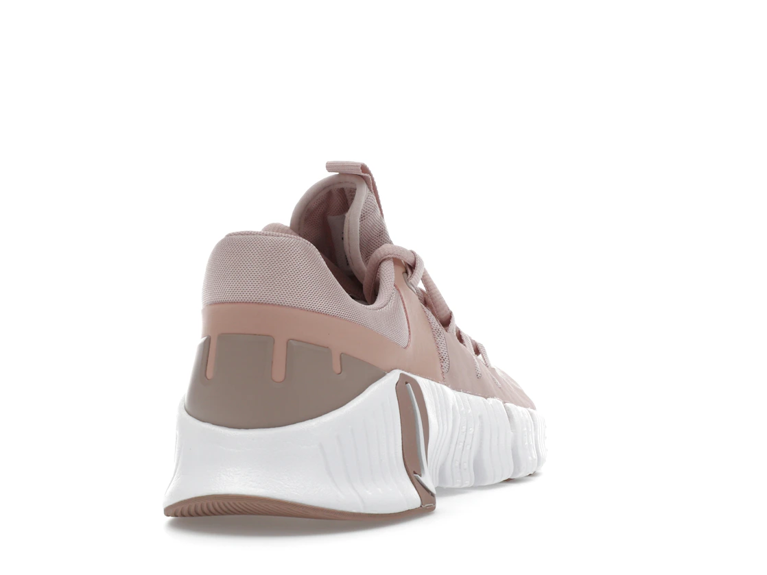 Vue 30 de Nike Free Metcon 4 Pink Oxford 