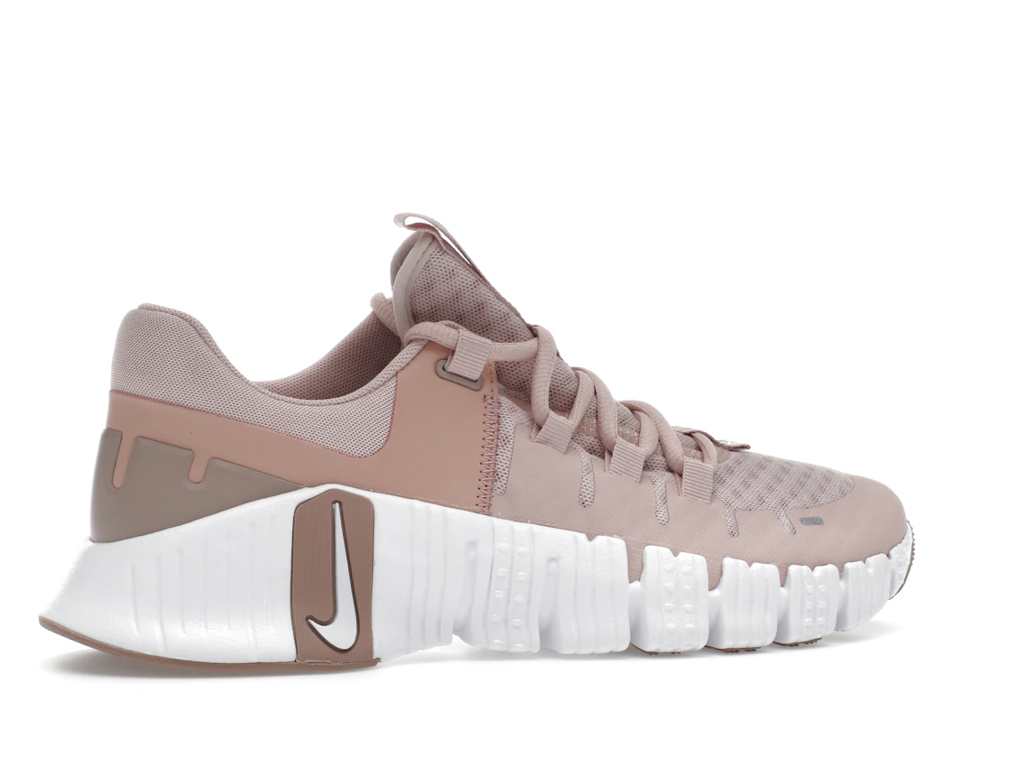 Vue 35 de Nike Free Metcon 4 Pink Oxford 