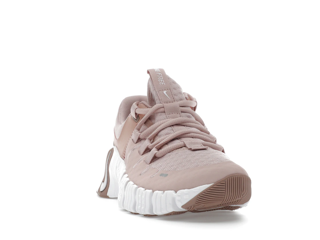 Vue 8 de Nike Free Metcon 4 Pink Oxford 
