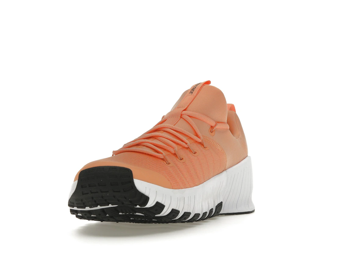 Vue 13 de Nike Free Metcon 6 Apricot Agate White Black