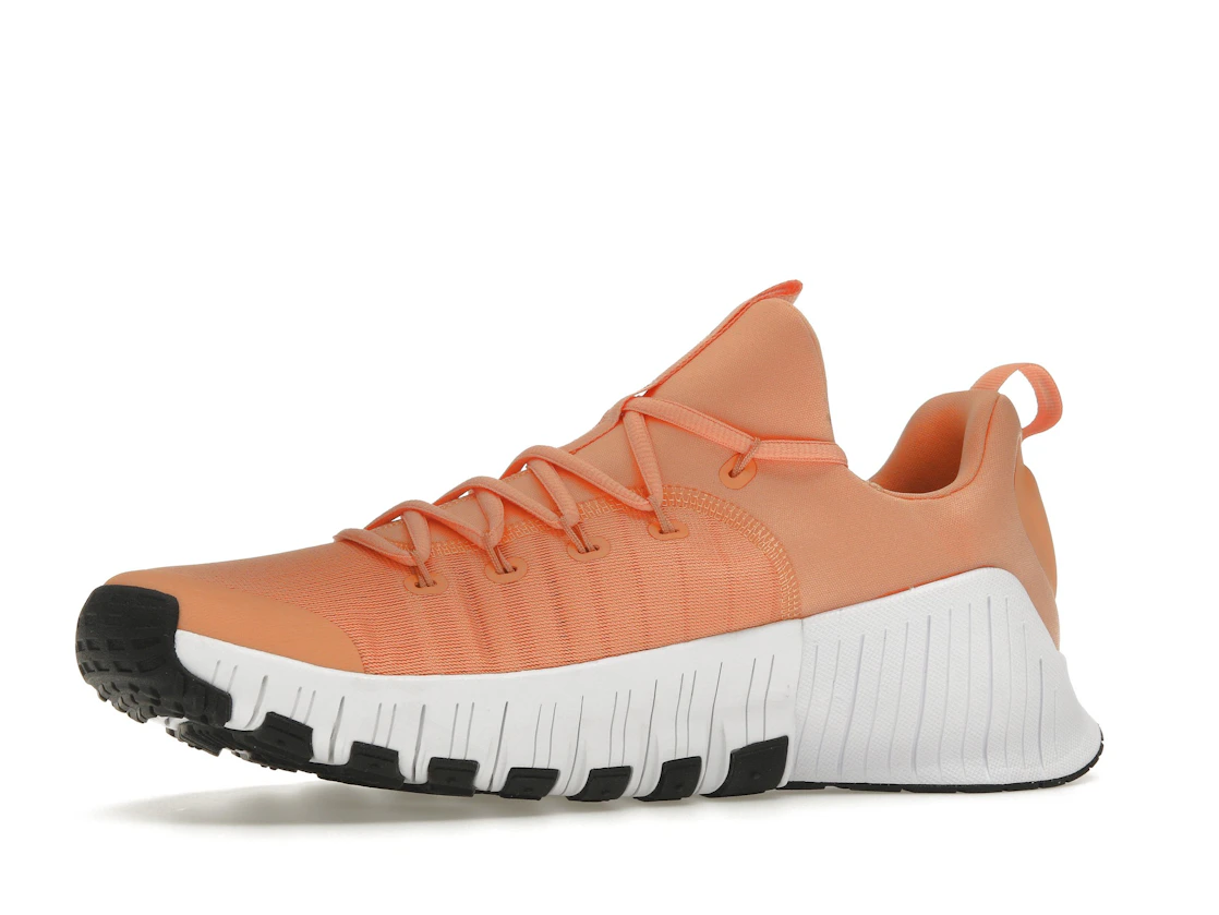 Vue 17 de Nike Free Metcon 6 Apricot Agate White Black