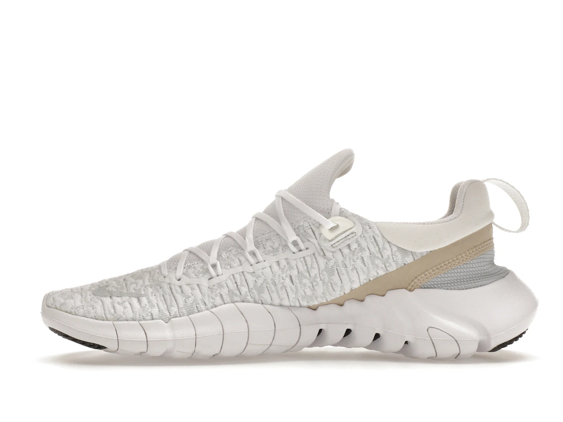 Vue 19 de Nike Free Run 5.0 Next Nature White Siren Red Sanddrift