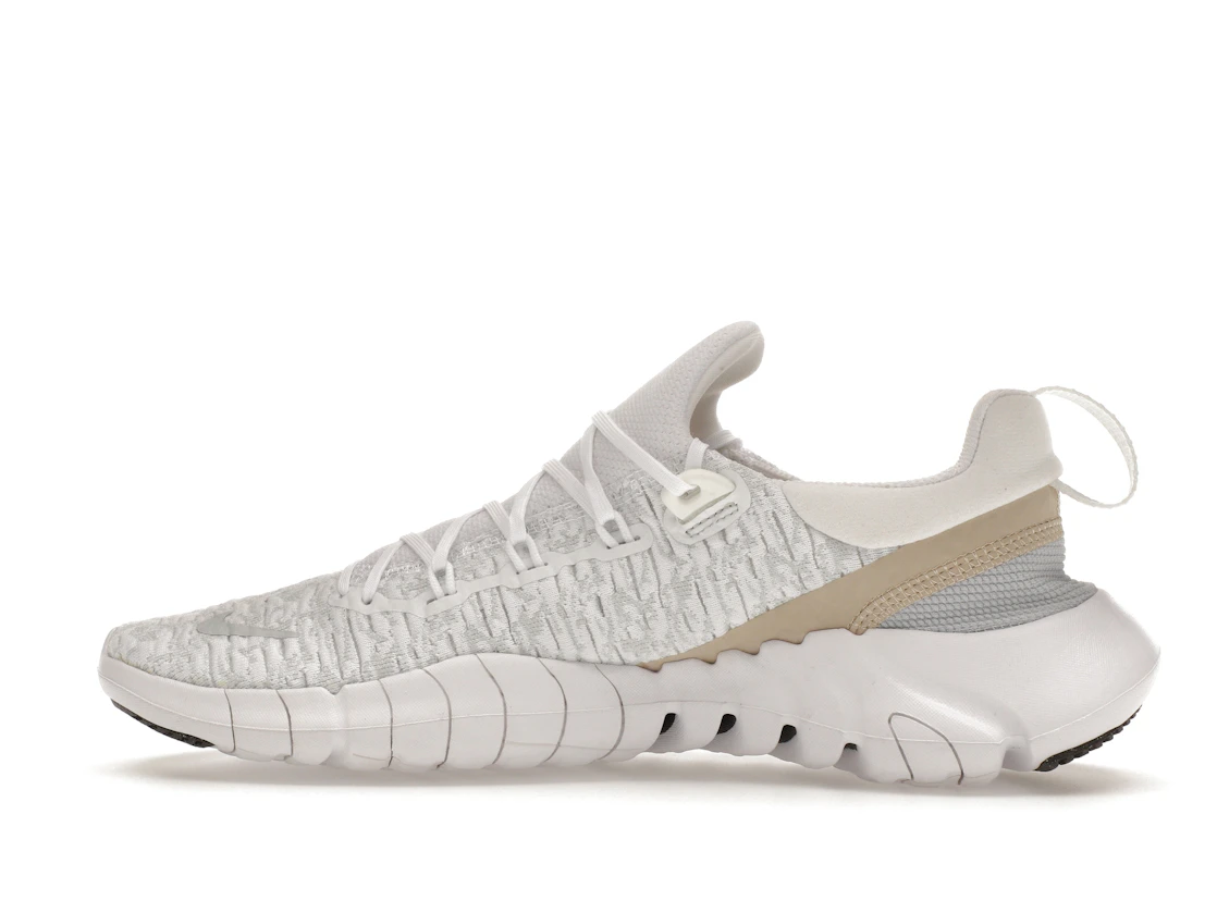 Vue 20 de Nike Free Run 5.0 Next Nature White Siren Red Sanddrift
