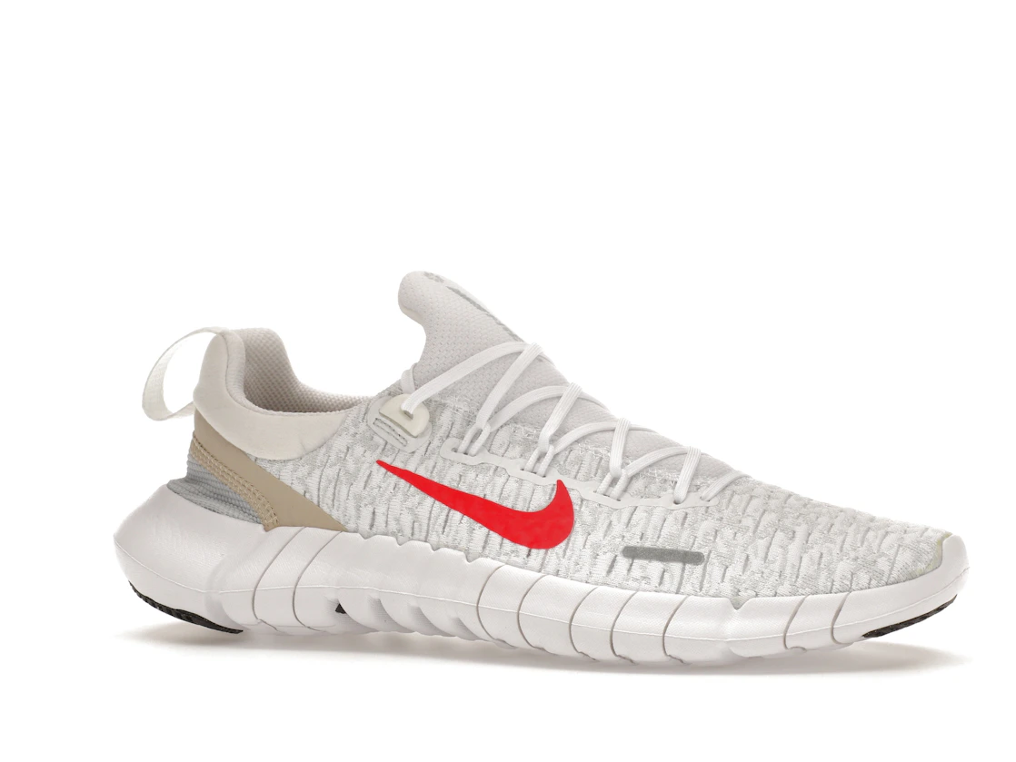 Vue 3 de Nike Free Run 5.0 Next Nature White Siren Red Sanddrift