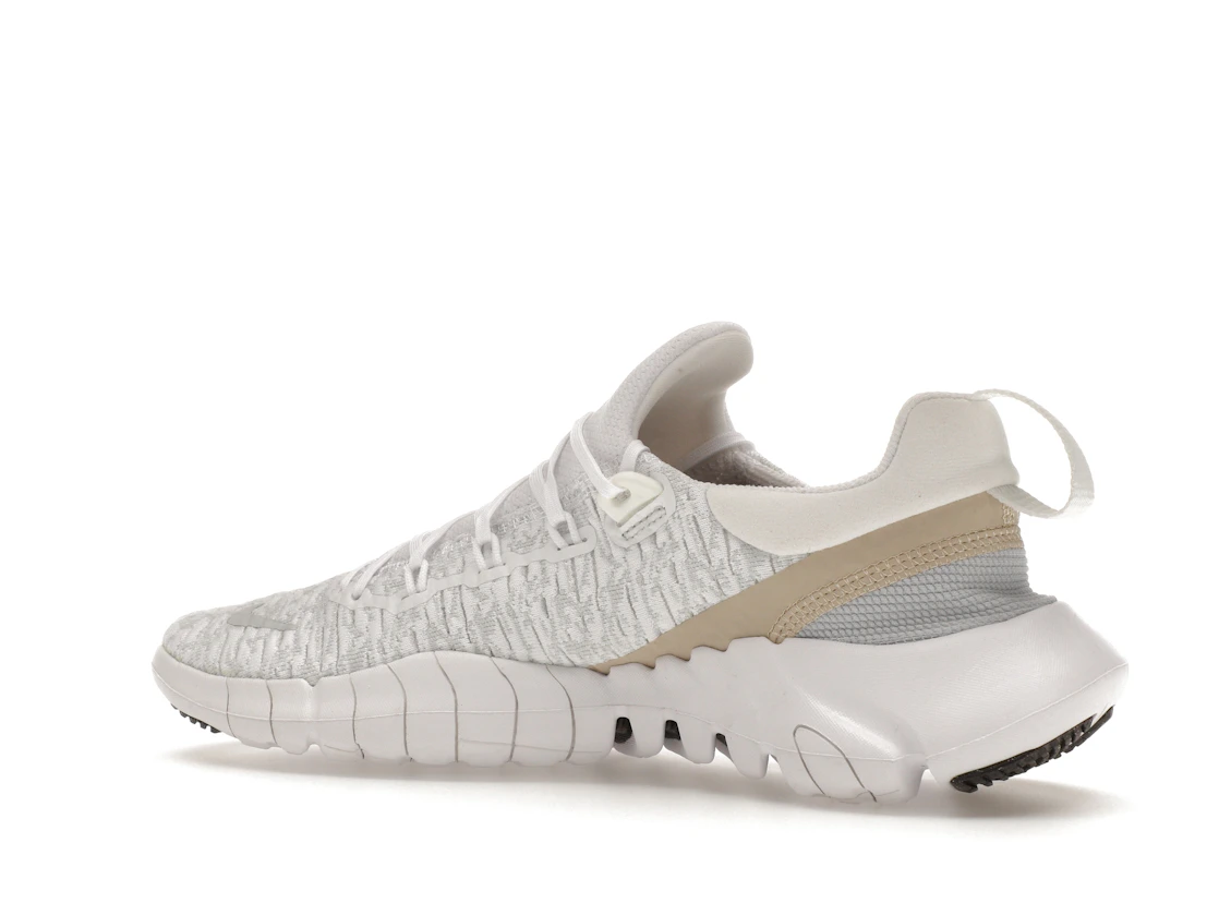 Vue 22 de Nike Free Run 5.0 Next Nature White Siren Red Sanddrift
