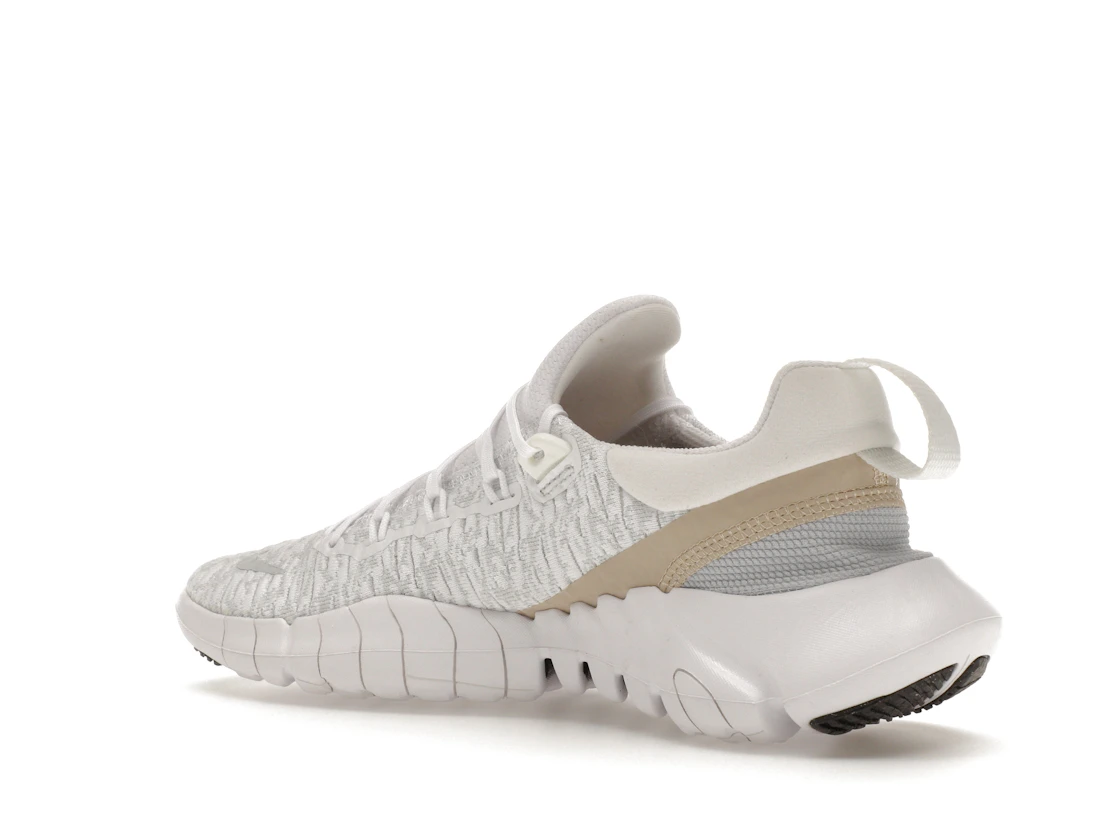 Vue 23 de Nike Free Run 5.0 Next Nature White Siren Red Sanddrift