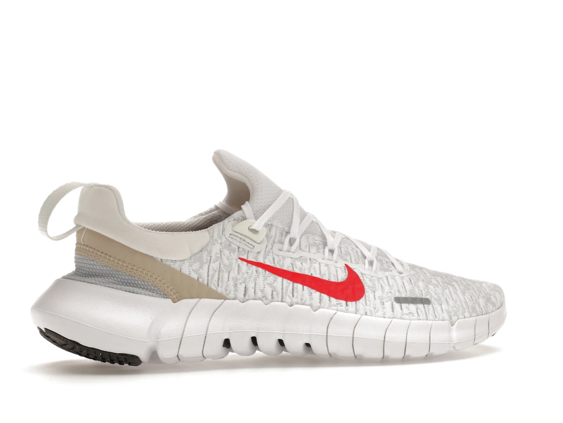 Vue 35 de Nike Free Run 5.0 Next Nature White Siren Red Sanddrift