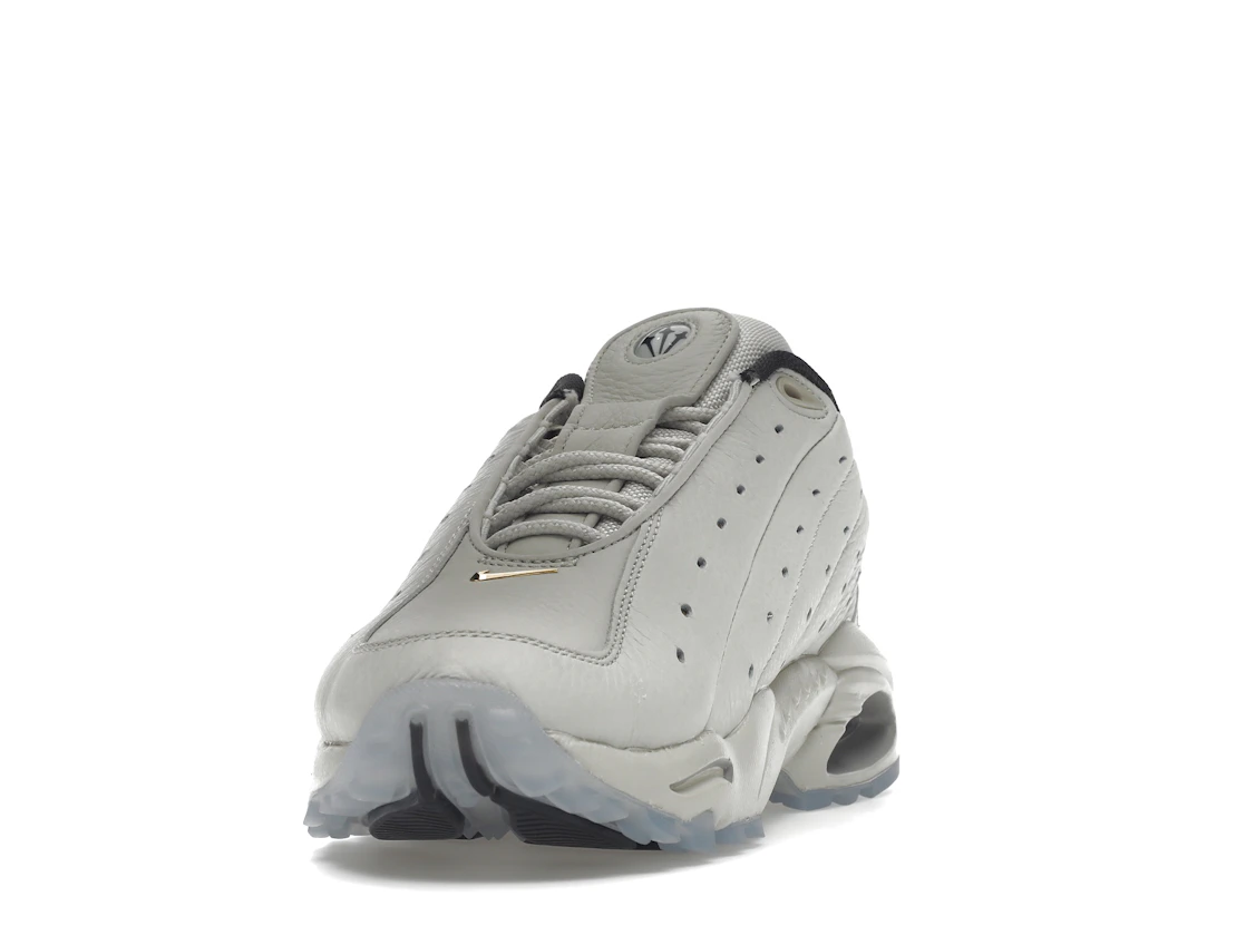 Vue 12 de Nike Hot Step Air Terra Drake NOCTA Champagne