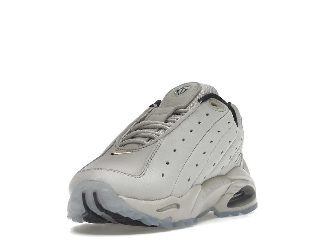 Vue 13 de Nike Hot Step Air Terra Drake NOCTA Champagne