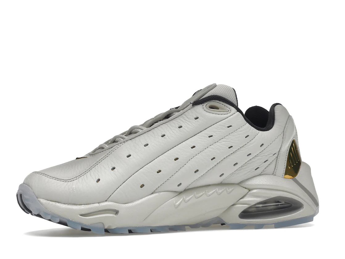 Vue 17 de Nike Hot Step Air Terra Drake NOCTA Champagne