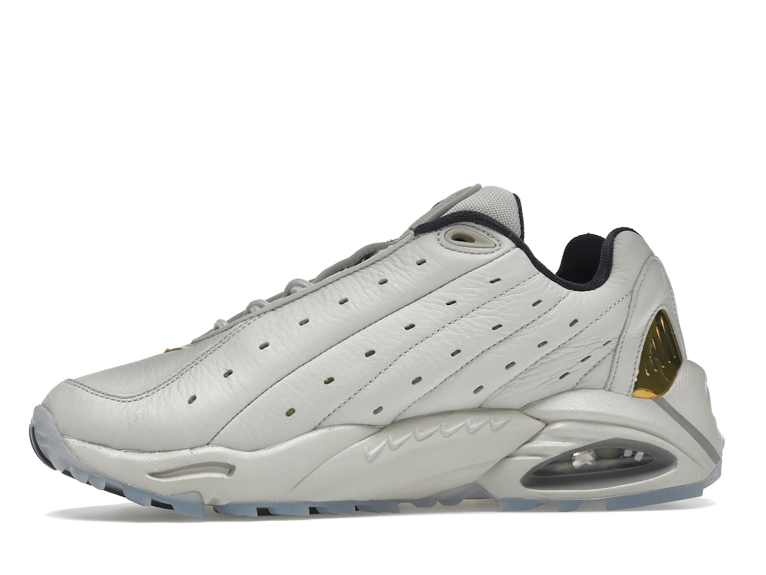 Vue 18 de Nike Hot Step Air Terra Drake NOCTA Champagne