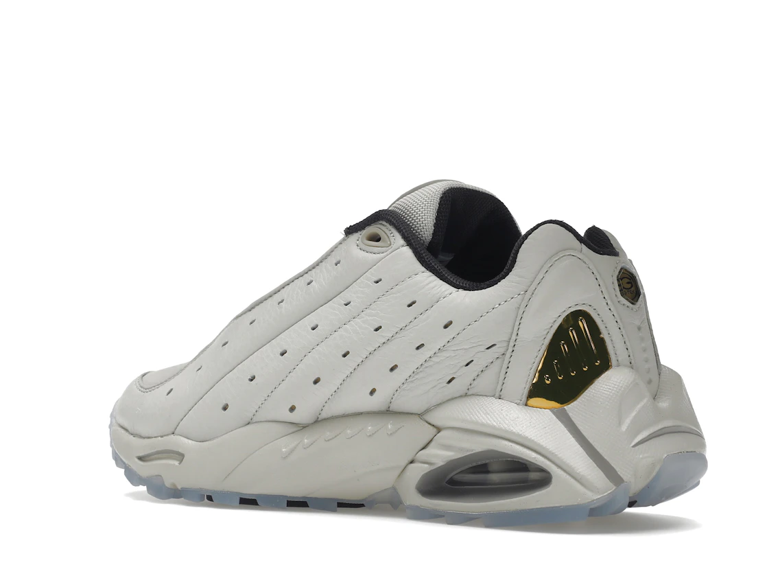 Vue 23 de Nike Hot Step Air Terra Drake NOCTA Champagne