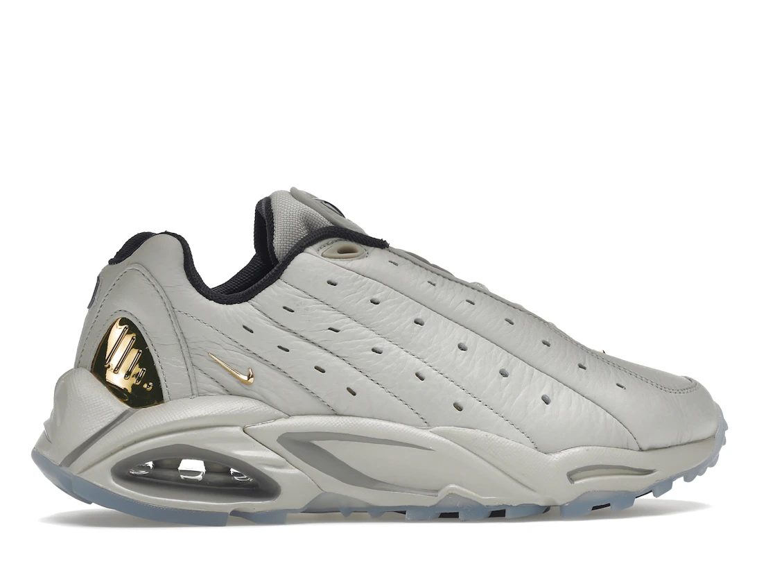 Vue 36 de Nike Hot Step Air Terra Drake NOCTA Champagne